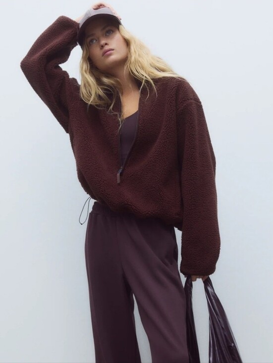 H&M Sweaters - Cozy Zip-Up Sherpa Jacket in Deep Plum